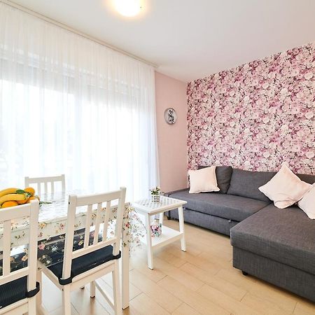 Apartments Nina Umag Exterior photo