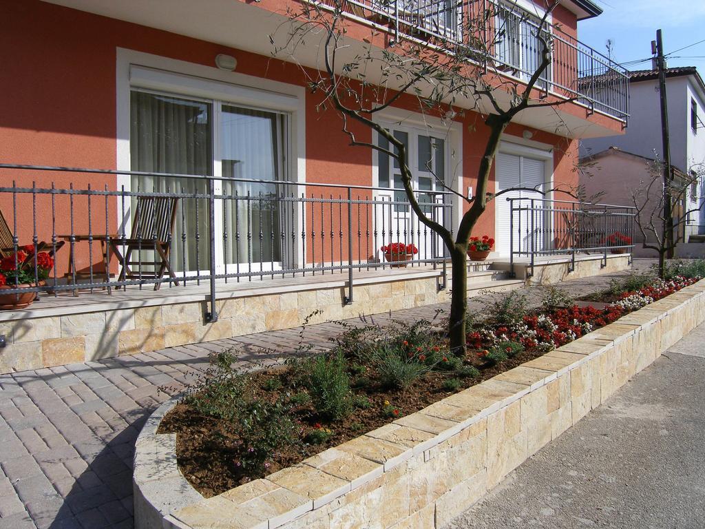 Apartments Nina Umag Exterior photo