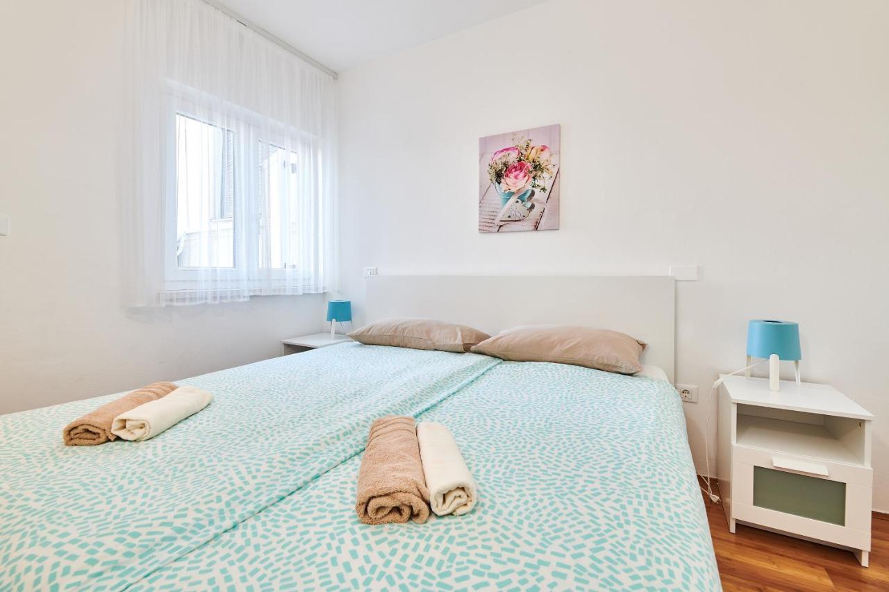 Apartments Nina Umag Exterior photo